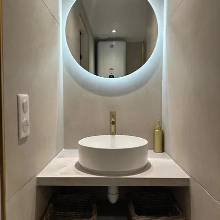 Cosy Au Coeur Du Vieux 아파트 니스